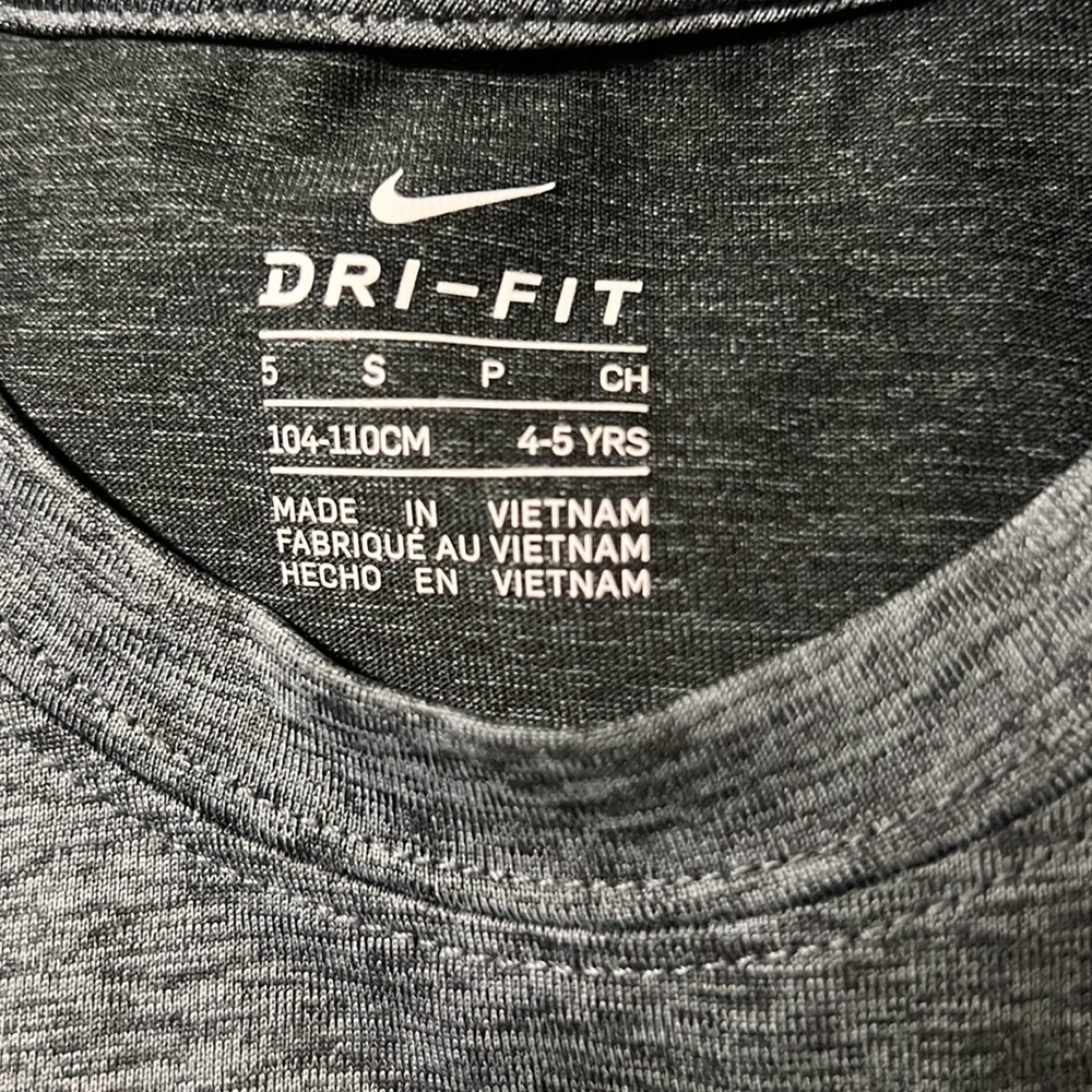 Toddler T 👕 - Picture 2 of 6